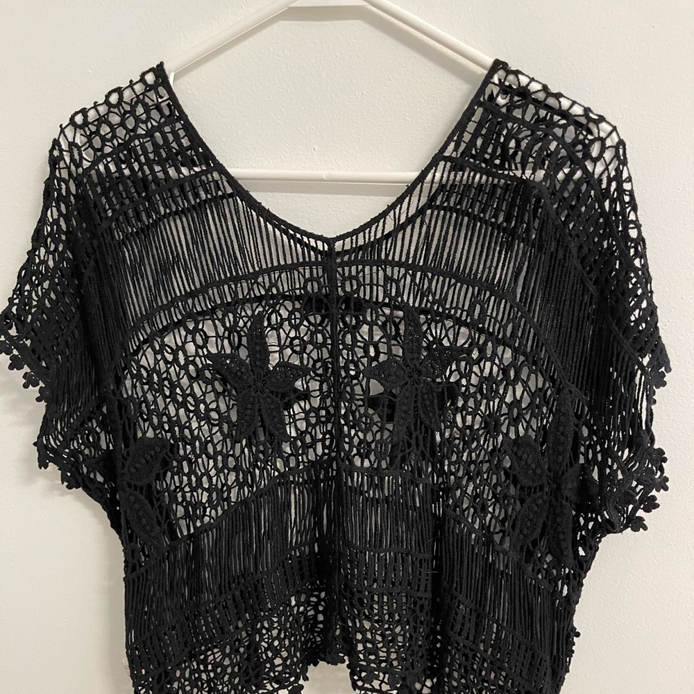 Women crop top , color black , size S , M